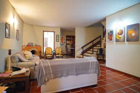 Sala de casa à venda com 3 quartos, 334m² em Petrópolis, Porto Alegre