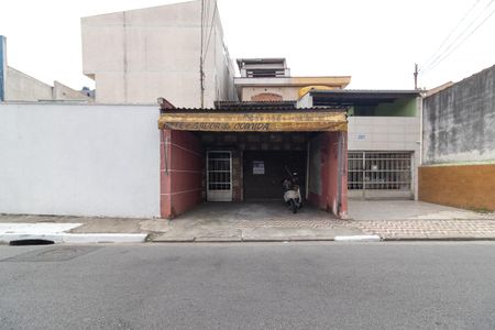 Casa à venda com 300m², 5 quartos e 3 vagas Casa à venda com 300m², 5 quartos e 3 vagasFachada