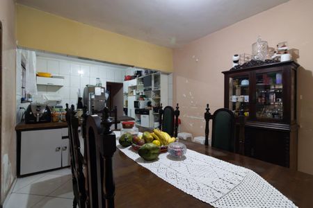 Casa à venda com 300m², 5 quartos e 3 vagas Casa à venda com 300m², 5 quartos e 3 vagasCozinha