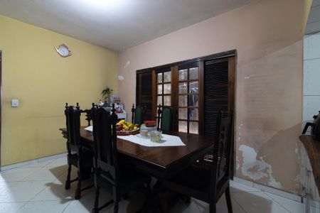 Casa à venda com 300m², 5 quartos e 3 vagas Casa à venda com 300m², 5 quartos e 3 vagasCozinha