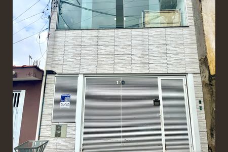 Casa para alugar com 40m², 1 quarto e 1 vagaPlaca instalada na fachada do imóvel 