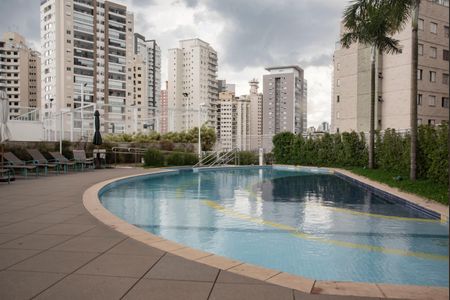 Apartamento para alugar com 100m², 3 quartos e 2 vagasÁrea comum - Piscina