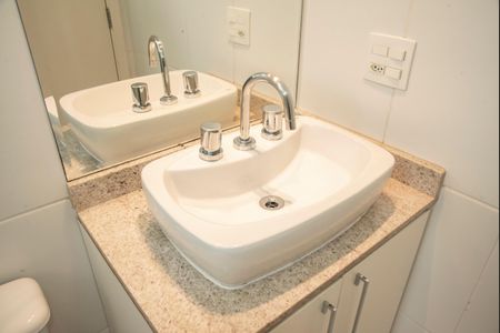 Apartamento para alugar com 100m², 3 quartos e 2 vagasBanheiro