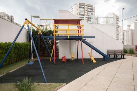 Apartamento para alugar com 100m², 3 quartos e 2 vagasÁrea comum - Playground