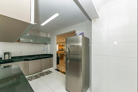 Apartamento à venda com 135m², 3 quartos e 2 vagas Apartamento à venda com 135m², 3 quartos e 2 vagasCozinha