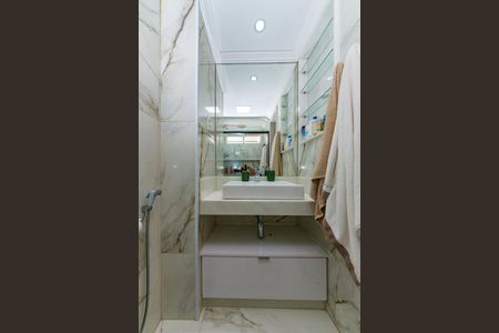 Apartamento à venda com 135m², 3 quartos e 2 vagas Apartamento à venda com 135m², 3 quartos e 2 vagasBanheiro da Suíte