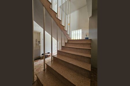 Apartamento para alugar com 124m², 3 quartos e 1 vagaescada 