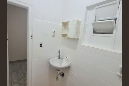 Casa para alugar com 54m², 2 quartos e 1 vagaBanheiro social 