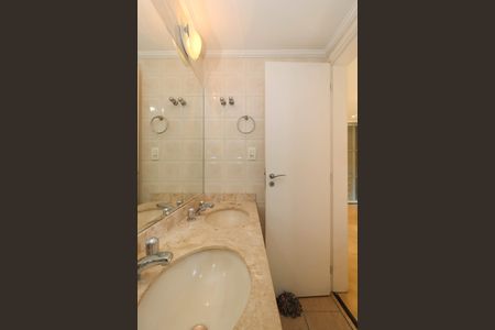 Apartamento à venda com 91m², 2 quartos e 2 vagasBanheiro da Suíte