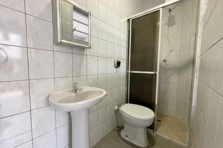 Banheiro de casa para alugar com 1 quarto, 35m² em Vila Dionisia, São Paulo