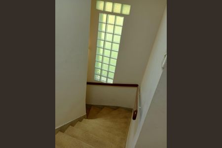 Apartamento para alugar com 50m², 2 quartos e 1 vagaEscada