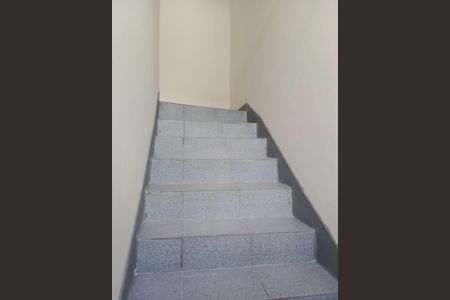 Apartamento para alugar com 50m², 2 quartos e 1 vagaEscada