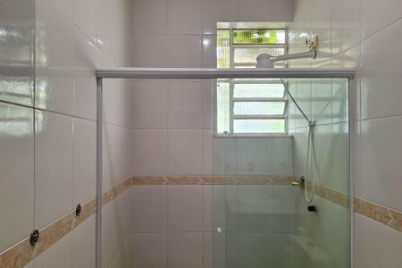 Casa à venda com 163m², 2 quartos e 6 vagas Casa à venda com 163m², 2 quartos e 6 vagasBanheiro Social