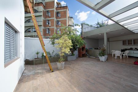 Casa à venda com 480m², 6 quartos e 4 vagas Casa à venda com 480m², 6 quartos e 4 vagasAREA EXTERNA