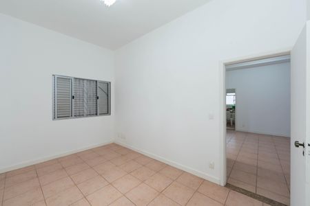 Casa à venda com 480m², 6 quartos e 4 vagas Casa à venda com 480m², 6 quartos e 4 vagasQUARTO6