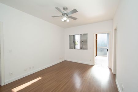 Casa à venda com 480m², 6 quartos e 4 vagas Casa à venda com 480m², 6 quartos e 4 vagasQUARTO1