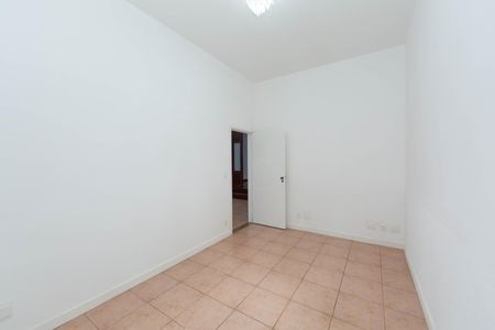 Casa à venda com 480m², 6 quartos e 4 vagas Casa à venda com 480m², 6 quartos e 4 vagasQUARTO6