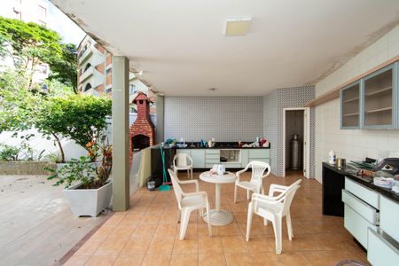 Casa à venda com 480m², 6 quartos e 4 vagas Casa à venda com 480m², 6 quartos e 4 vagasAREA EXTERNA