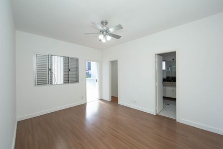 Casa à venda com 480m², 6 quartos e 4 vagas Casa à venda com 480m², 6 quartos e 4 vagasQUARTO1