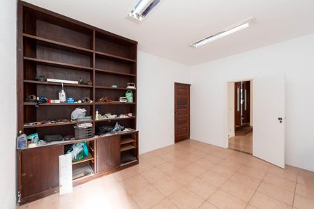 Casa à venda com 480m², 6 quartos e 4 vagas Casa à venda com 480m², 6 quartos e 4 vagasQUARTO5