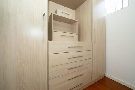 Casa à venda com 480m², 6 quartos e 4 vagas Casa à venda com 480m², 6 quartos e 4 vagasCLOSET QUARTO2