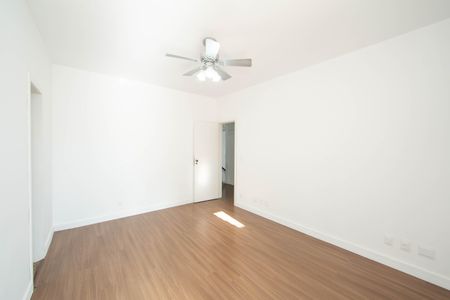 Casa à venda com 480m², 6 quartos e 4 vagas Casa à venda com 480m², 6 quartos e 4 vagasQUARTO1