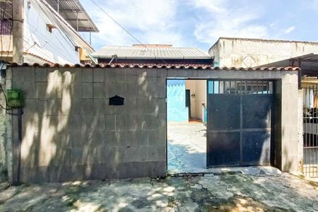 Casa à venda com 63m², 2 quartos e 2 vagasFachada