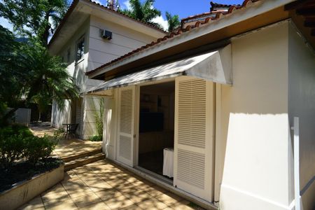 Casa de condomínio para alugar com 600m², 5 quartos e 5 vagas Casa de condomínio para alugar com 600m², 5 quartos e 5 vagasÁrea Externa - Jardins