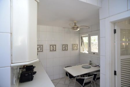 Casa de condomínio para alugar com 600m², 5 quartos e 5 vagas Casa de condomínio para alugar com 600m², 5 quartos e 5 vagasCozinha