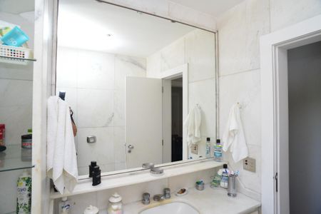 Casa de condomínio para alugar com 600m², 5 quartos e 5 vagas Casa de condomínio para alugar com 600m², 5 quartos e 5 vagasBanheiro Suíte Principal