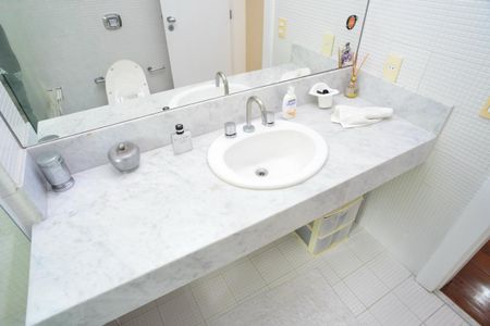 Casa de condomínio para alugar com 600m², 5 quartos e 5 vagas Casa de condomínio para alugar com 600m², 5 quartos e 5 vagasBanheiro Suíte 2