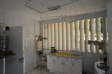 Casa de condomínio para alugar com 600m², 5 quartos e 5 vagas Casa de condomínio para alugar com 600m², 5 quartos e 5 vagasÁrea de Serviço