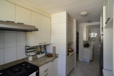 Casa de condomínio para alugar com 600m², 5 quartos e 5 vagas Casa de condomínio para alugar com 600m², 5 quartos e 5 vagasCozinha
