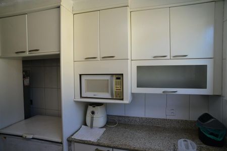 Casa de condomínio para alugar com 600m², 5 quartos e 5 vagas Casa de condomínio para alugar com 600m², 5 quartos e 5 vagasCozinha