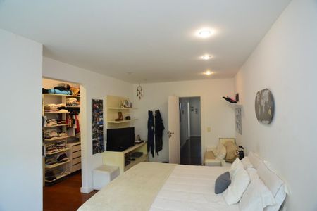 Casa de condomínio para alugar com 600m², 5 quartos e 5 vagas