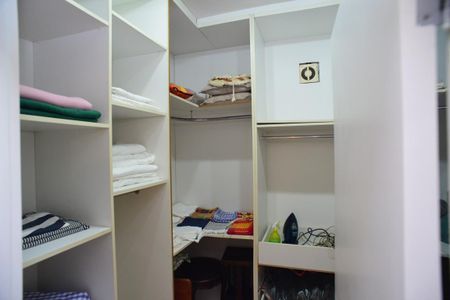 Casa de condomínio para alugar com 600m², 5 quartos e 5 vagas Casa de condomínio para alugar com 600m², 5 quartos e 5 vagasDespensa