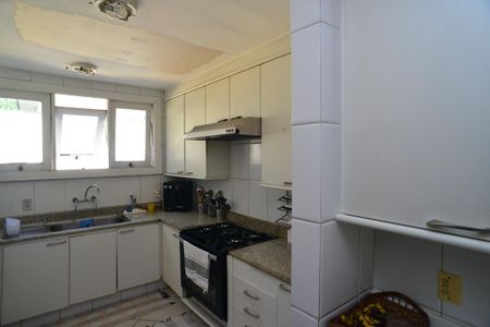 Casa de condomínio para alugar com 600m², 5 quartos e 5 vagas Casa de condomínio para alugar com 600m², 5 quartos e 5 vagasCozinha