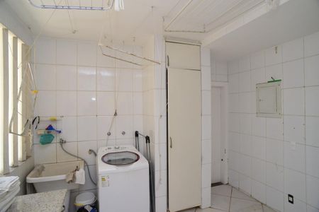 Casa de condomínio para alugar com 600m², 5 quartos e 5 vagas Casa de condomínio para alugar com 600m², 5 quartos e 5 vagasÁrea de Serviço