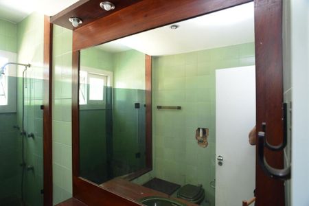 Casa de condomínio para alugar com 600m², 5 quartos e 5 vagas Casa de condomínio para alugar com 600m², 5 quartos e 5 vagasBanheiro Social