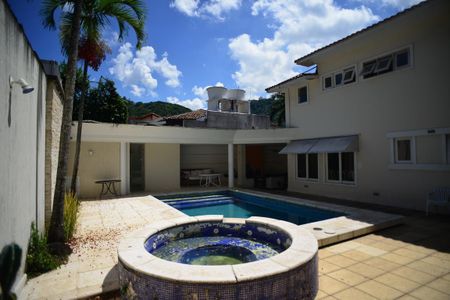 Casa de condomínio para alugar com 600m², 5 quartos e 5 vagas Casa de condomínio para alugar com 600m², 5 quartos e 5 vagasÁrea Externa - Piscina
