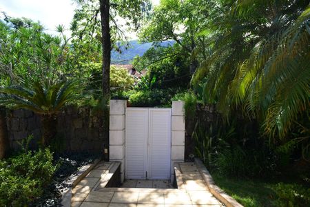 Casa de condomínio para alugar com 600m², 5 quartos e 5 vagas Casa de condomínio para alugar com 600m², 5 quartos e 5 vagasÁrea Externa - Entrada