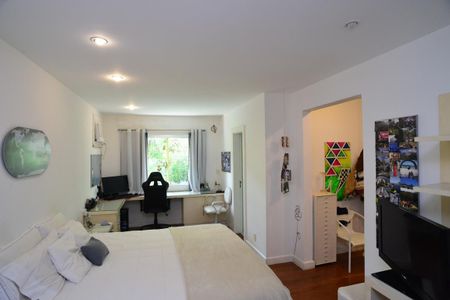 Casa de condomínio para alugar com 600m², 5 quartos e 5 vagas