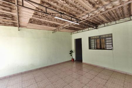 Casa para alugar com 87m², 3 quartos e 3 vagas Casa para alugar com 87m², 3 quartos e 3 vagasQuintal - Garagem