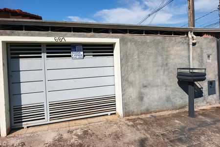 Casa para alugar com 87m², 3 quartos e 3 vagas Casa para alugar com 87m², 3 quartos e 3 vagasFachada