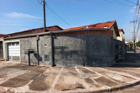 Casa para alugar com 87m², 3 quartos e 3 vagas Casa para alugar com 87m², 3 quartos e 3 vagasFachada