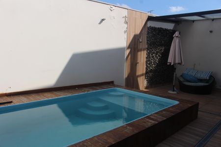 Casa à venda com 389m², 3 quartos e 4 vagasQuintal