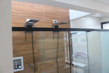 Casa à venda com 389m², 3 quartos e 4 vagasBanheiro da Suíte 1