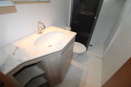 Banheiro de apartamento para alugar com 2 quartos, 50m² em Residencial Bosque dos Ipes, São José dos Campos