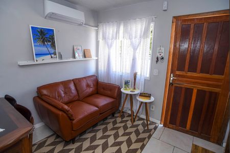 Sala de casa de condomínio para alugar com 2 quartos, 60m² em Tarumã, Viamão