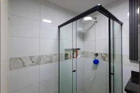 Banheiro de apartamento para alugar com 1 quarto, 37m² em Guilhermina, Praia Grande